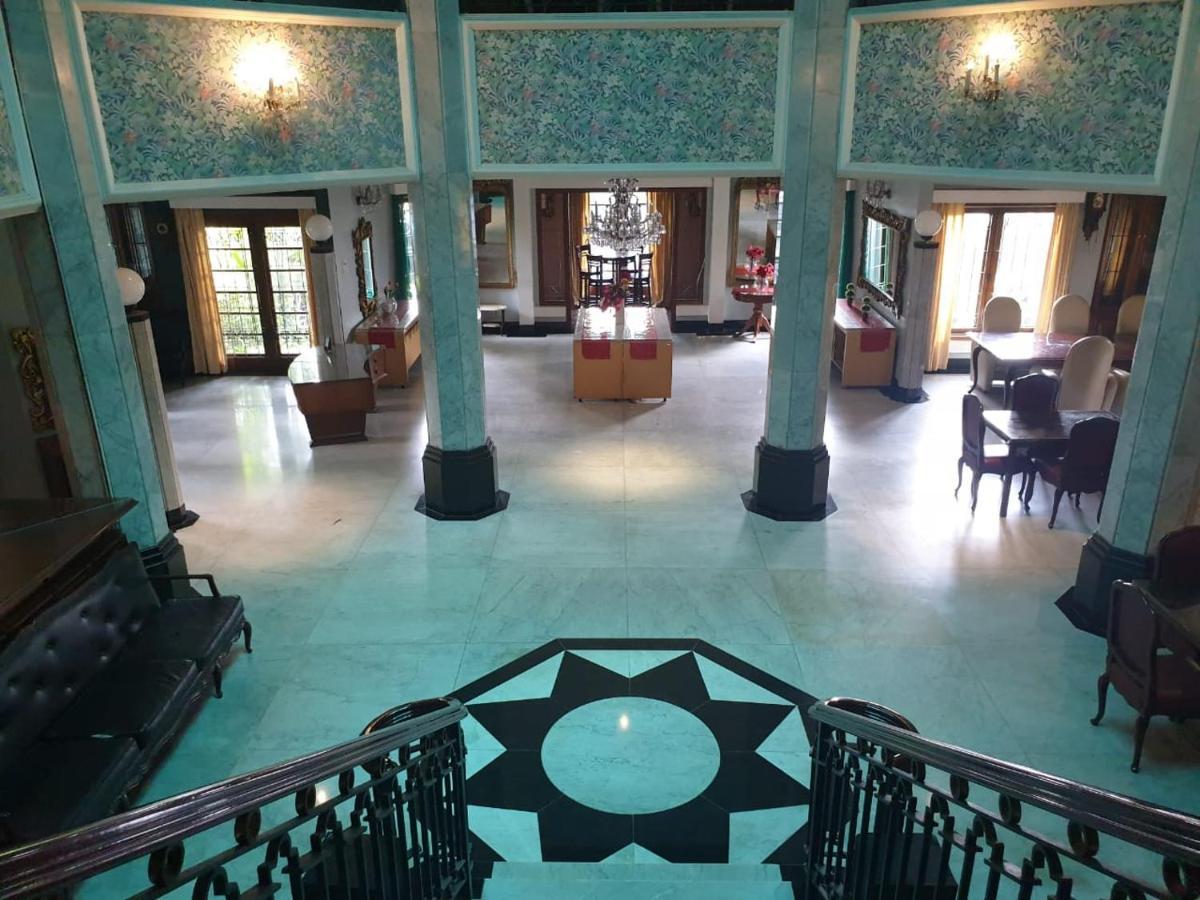 Arimbi Pejaten Suites Джакарта Экстерьер фото