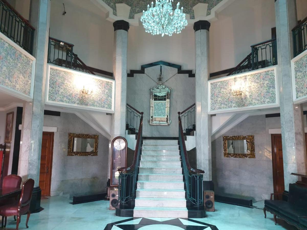 Arimbi Pejaten Suites Джакарта Экстерьер фото
