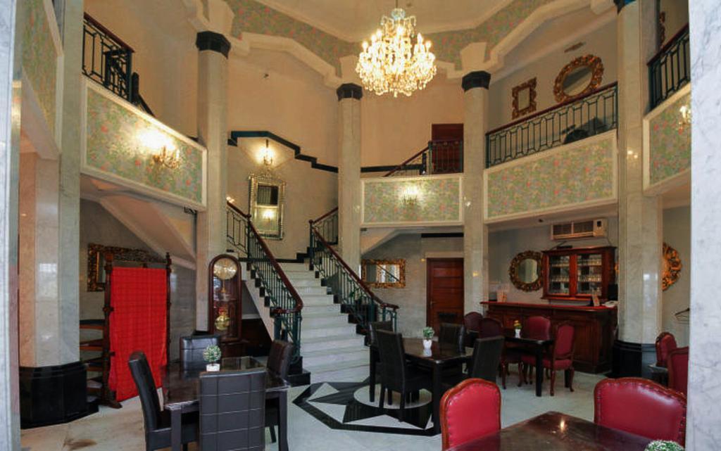 Arimbi Pejaten Suites Джакарта Экстерьер фото
