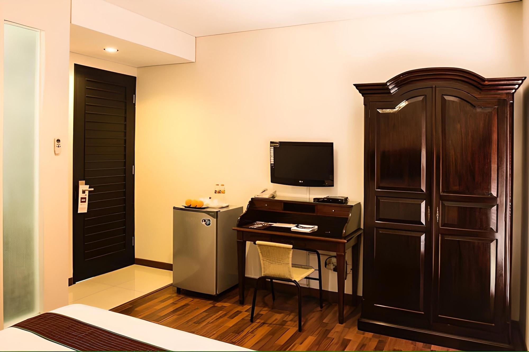 Arimbi Pejaten Suites Джакарта Экстерьер фото