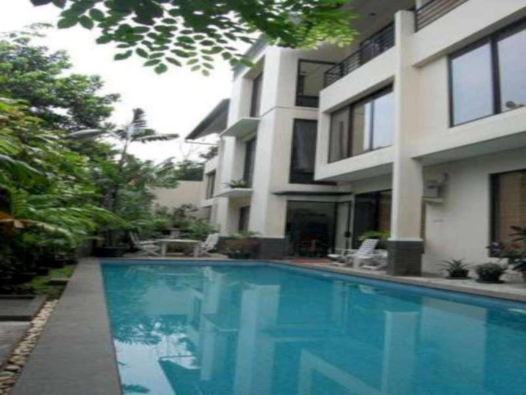Arimbi Pejaten Suites Джакарта Экстерьер фото