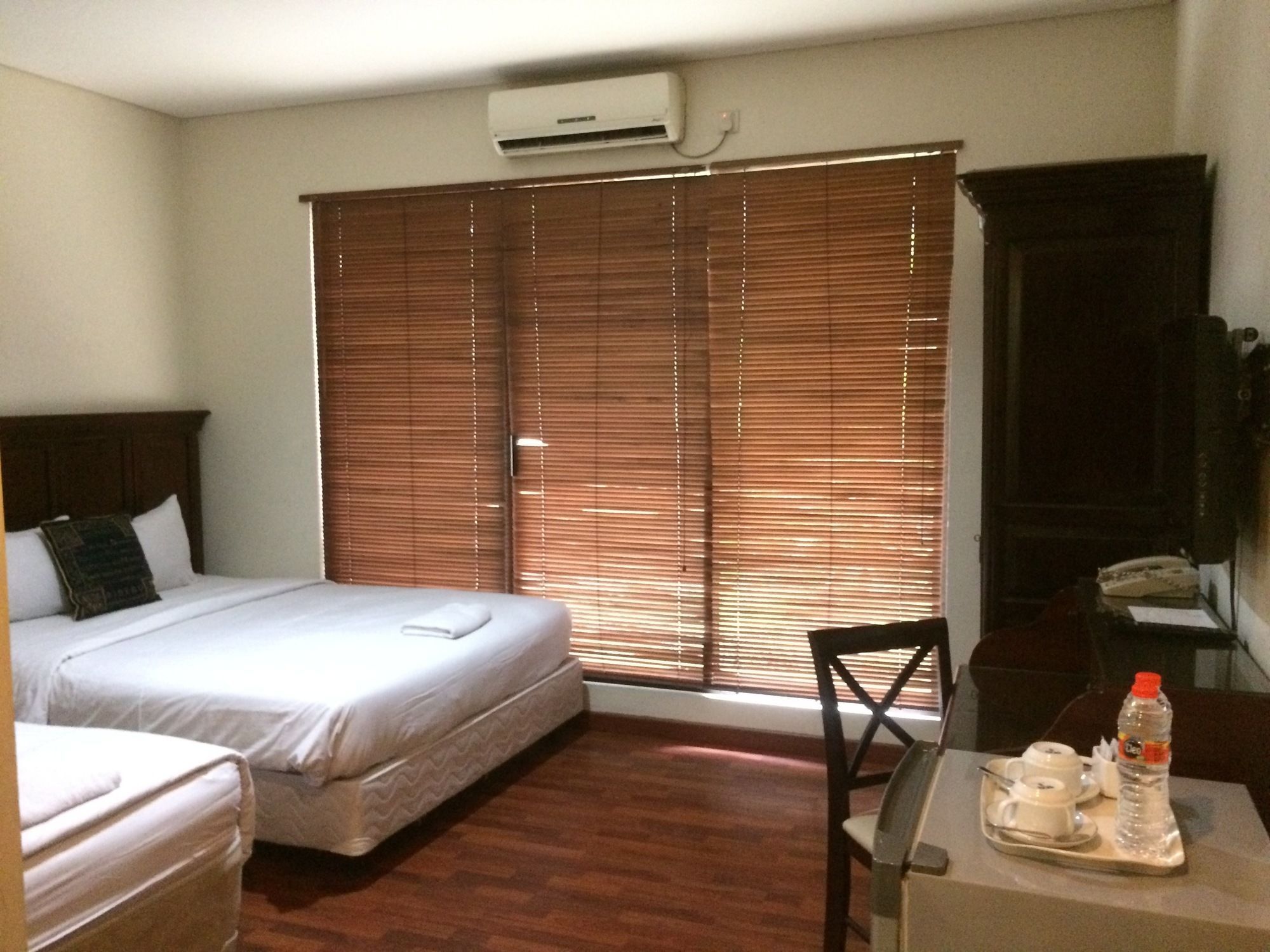 Arimbi Pejaten Suites Джакарта Экстерьер фото