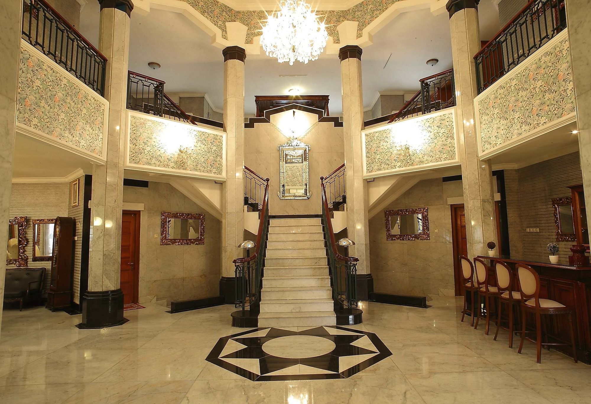 Arimbi Pejaten Suites Джакарта Экстерьер фото